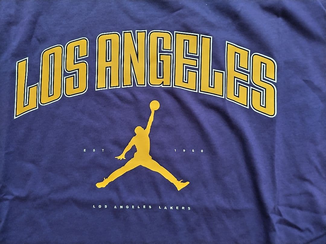 ロサンゼルスレイカ一ズ エッセンシャル ジョーダン NBA Tシャツ