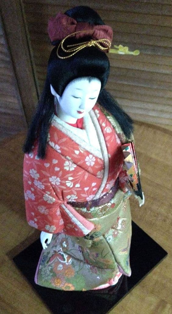 木目込人形 赤と金の着物