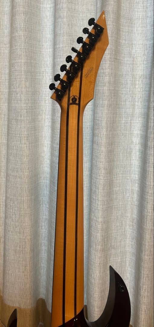 B.C.Rich Shredzilla EVERTUNE/DiMarzio 8弦