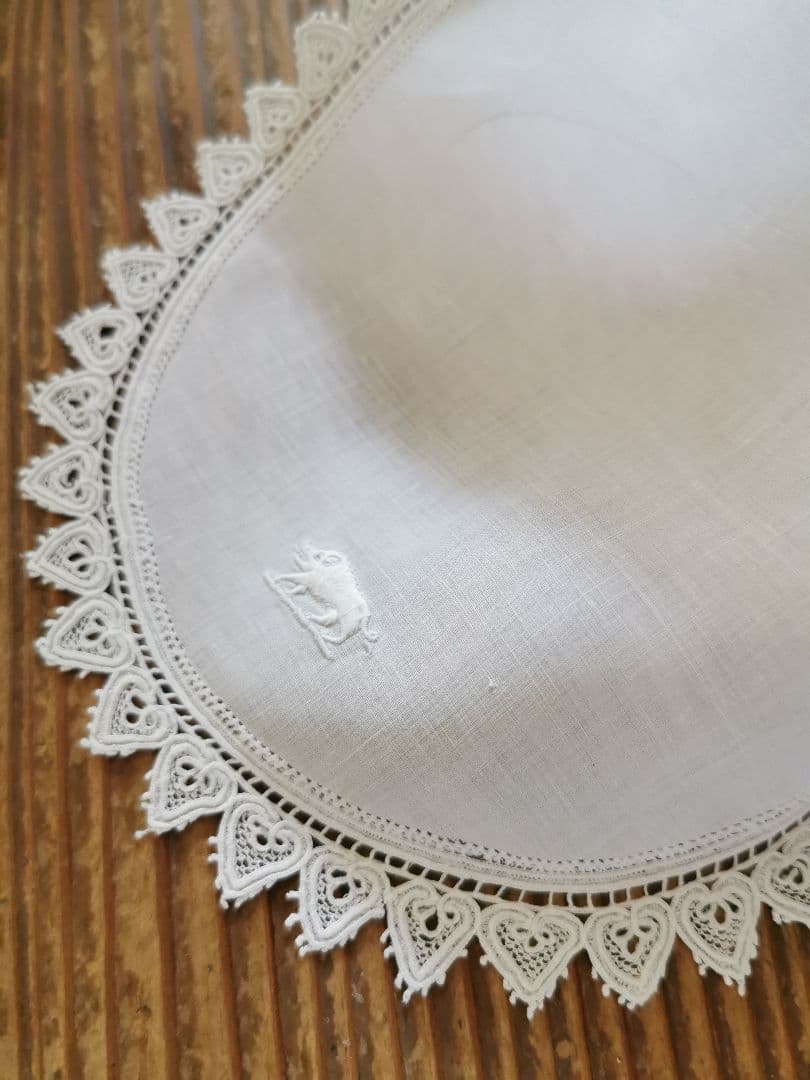 アンティーク 猪いのししアペンツェル刺繍 精緻なニードルワーク♤ ドイリー