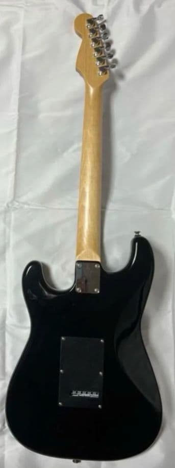 【ノーブランド】ストラトタイプギター