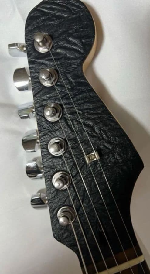 【ノーブランド】ストラトタイプギター