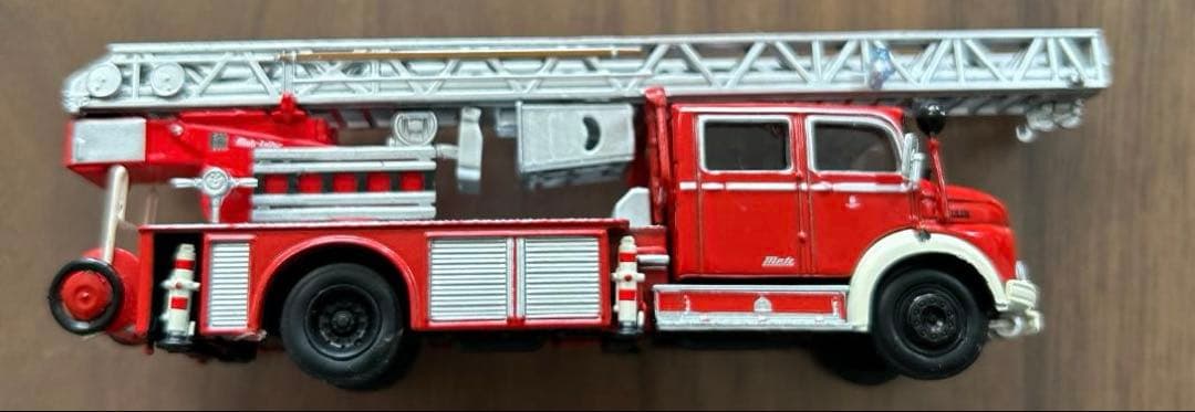 【レア】外国製：ミニカー 4台セット