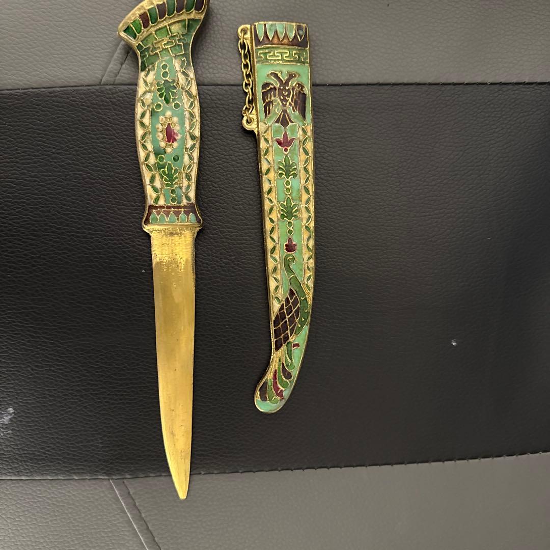 中古品で買った、昔のナイフ、かなり重め