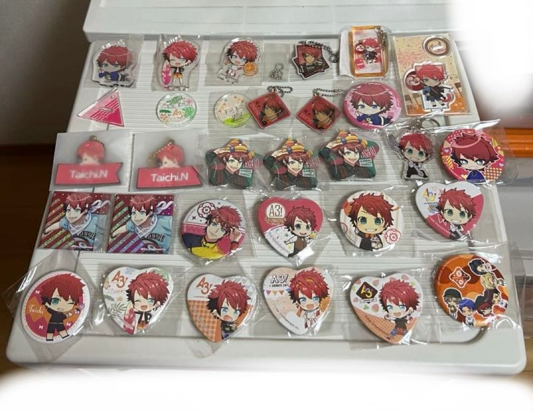 A3!七尾太の缶バッジ、アクリルスタンドのセット