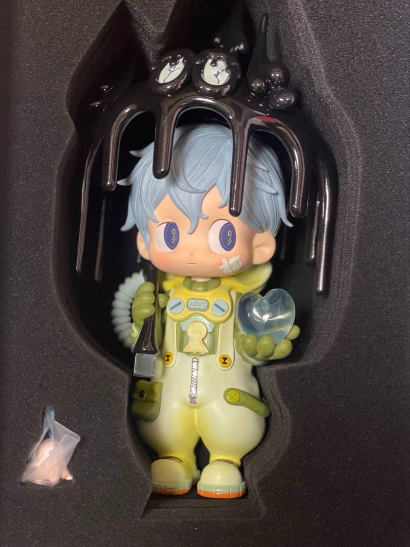 限定品PopMart Lilios Dark Rain 世界300体