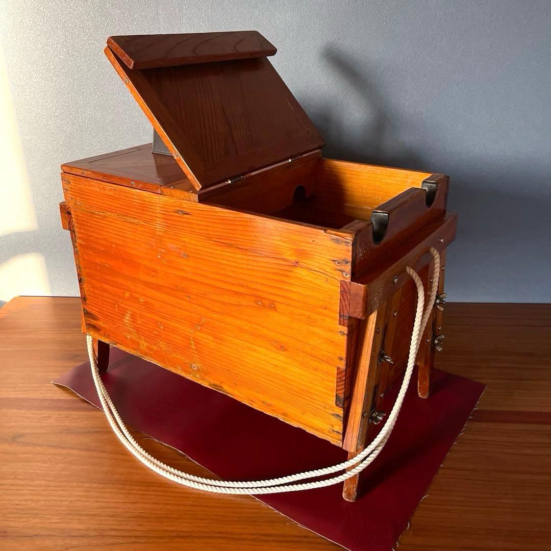 【紀州釣り】　釣り用箱　椅子　2本竿立て付き　木製 蓋付き　クーラーボックス