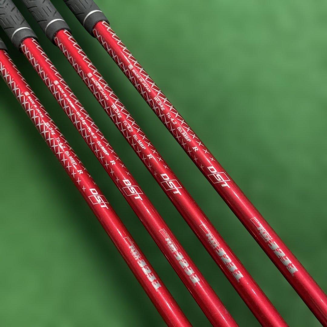 ゼクシオ ナイン　アイアン　4本組　MP900 Rフレックス レッド