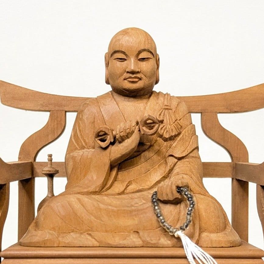 【セール・新品】 弘法大師　紅檀　上彫　総高さ約19.5cm　箱台付　空海