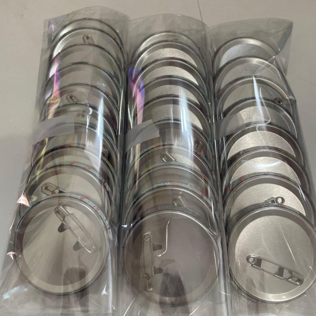 M56.となりの坂田 あほの坂田 HERO 等身 缶バッジ さかワン