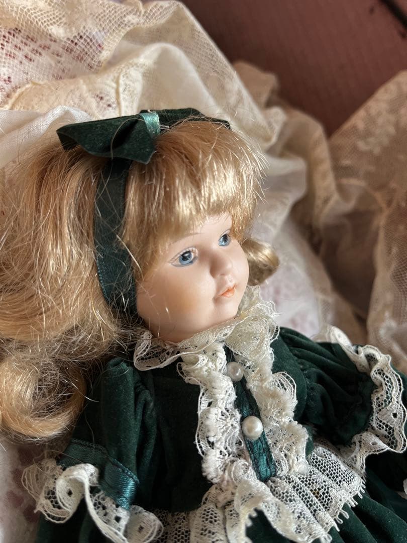◆フランスアンティーク陶器ビスクドール、中世ドレス、レースフリルブルーアイ金髪