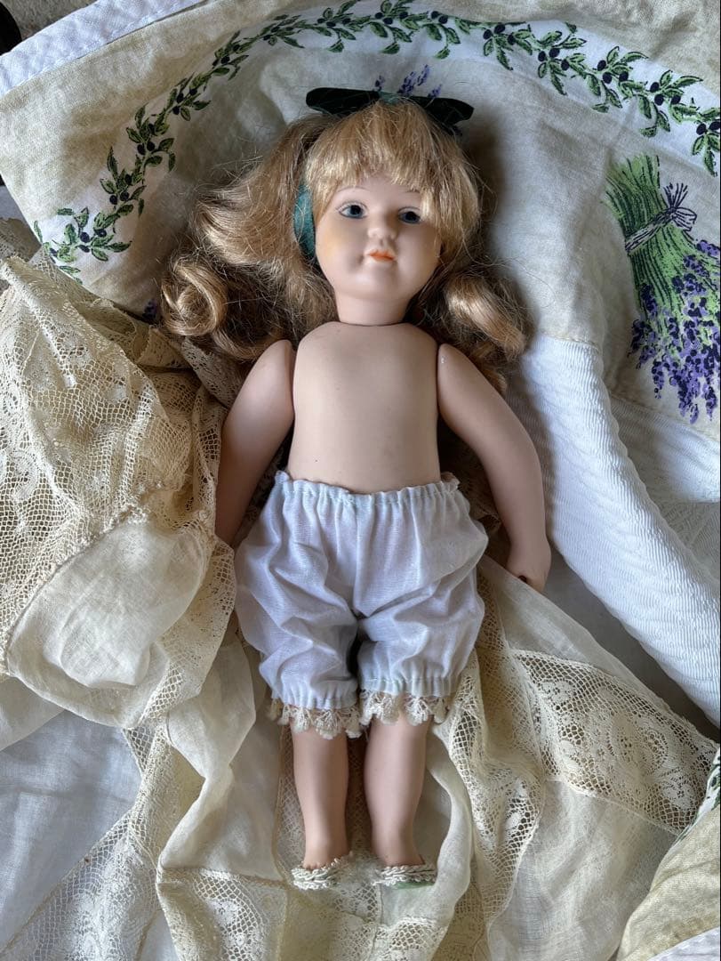 ◆フランスアンティーク陶器ビスクドール、中世ドレス、レースフリルブルーアイ金髪