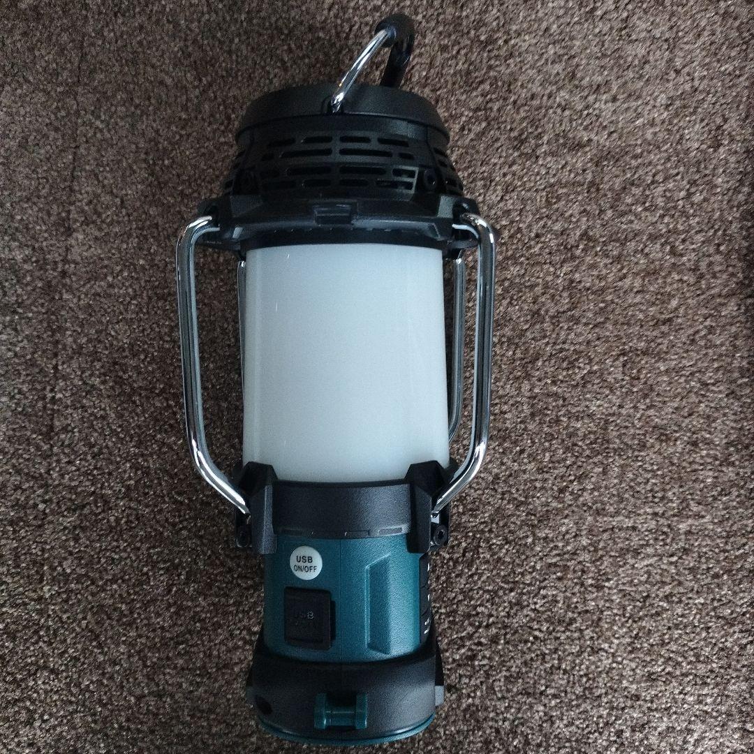 【中古品】makitaマキタ 充電式ランタン付ラジオ MR054　バッテリー別