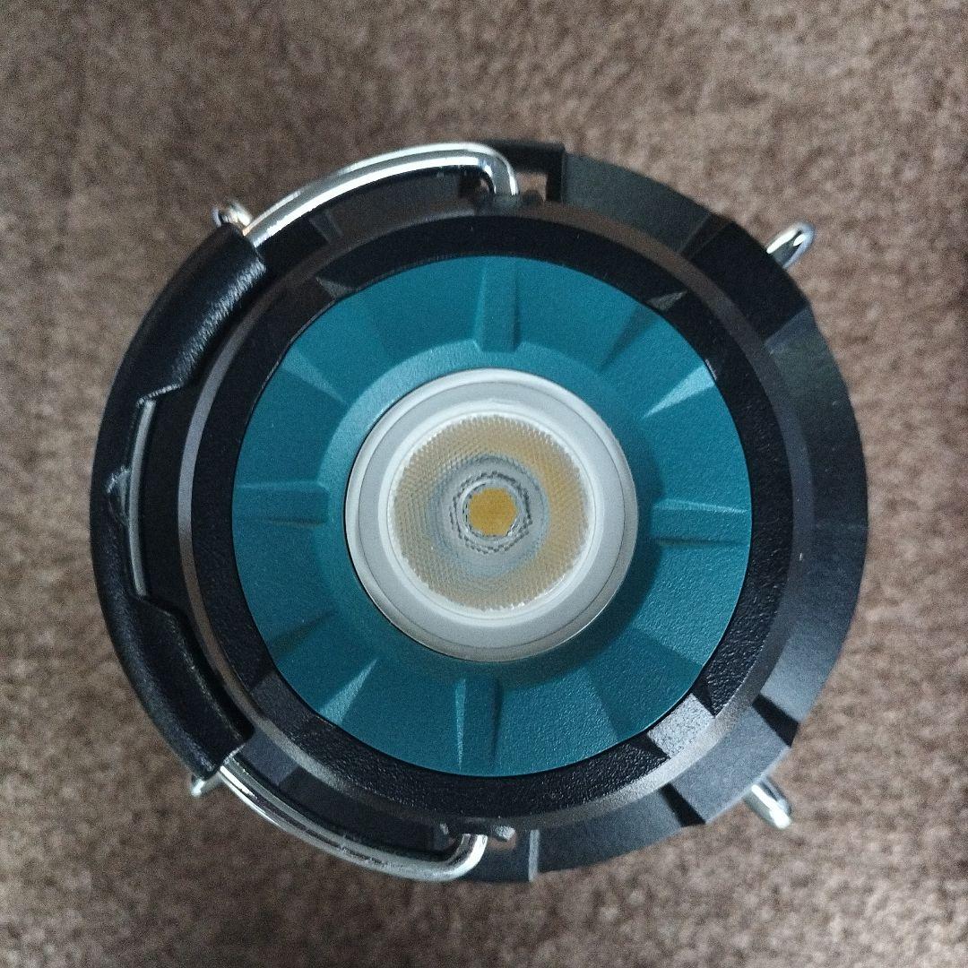 【中古品】makitaマキタ 充電式ランタン付ラジオ MR054　バッテリー別