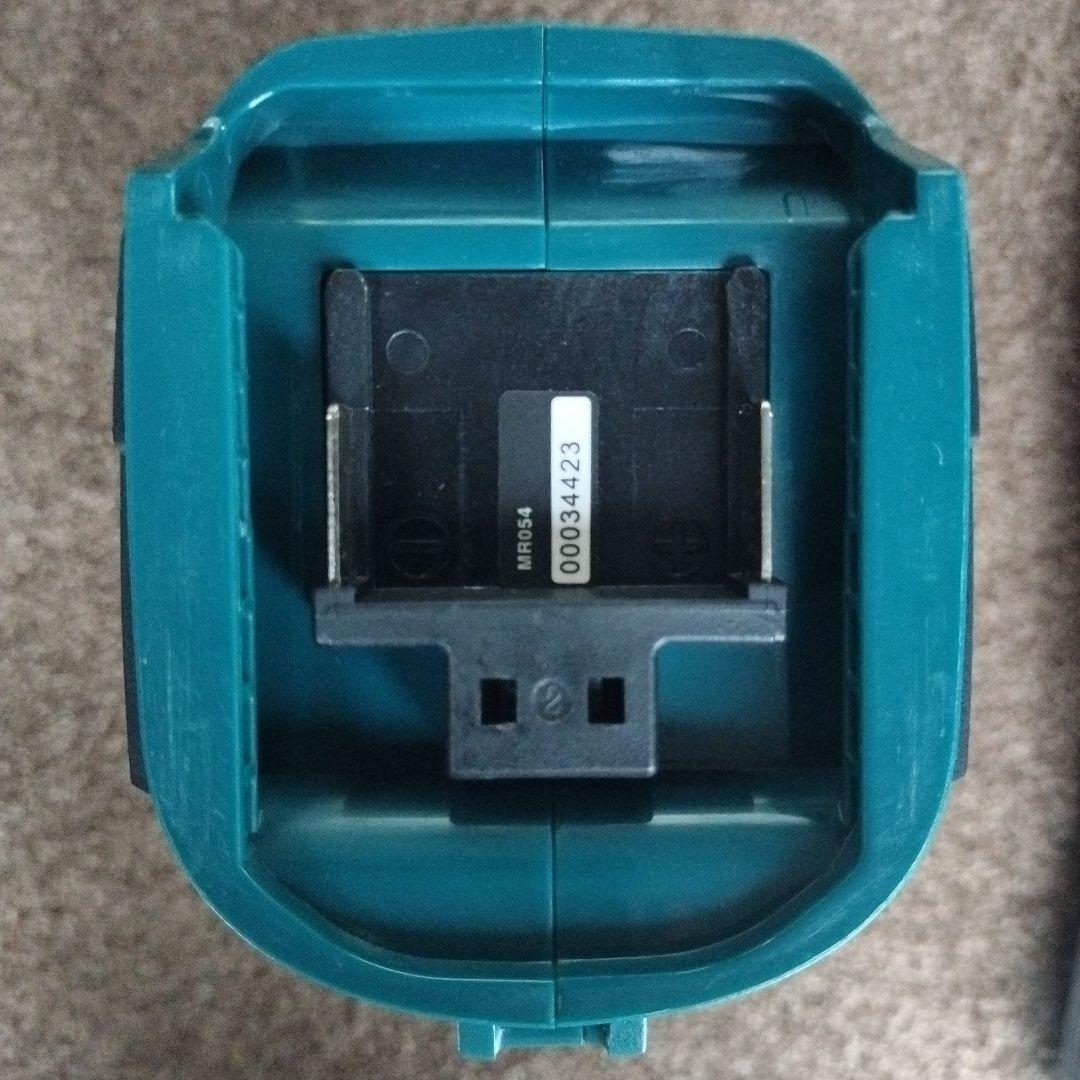 【中古品】makitaマキタ 充電式ランタン付ラジオ MR054　バッテリー別