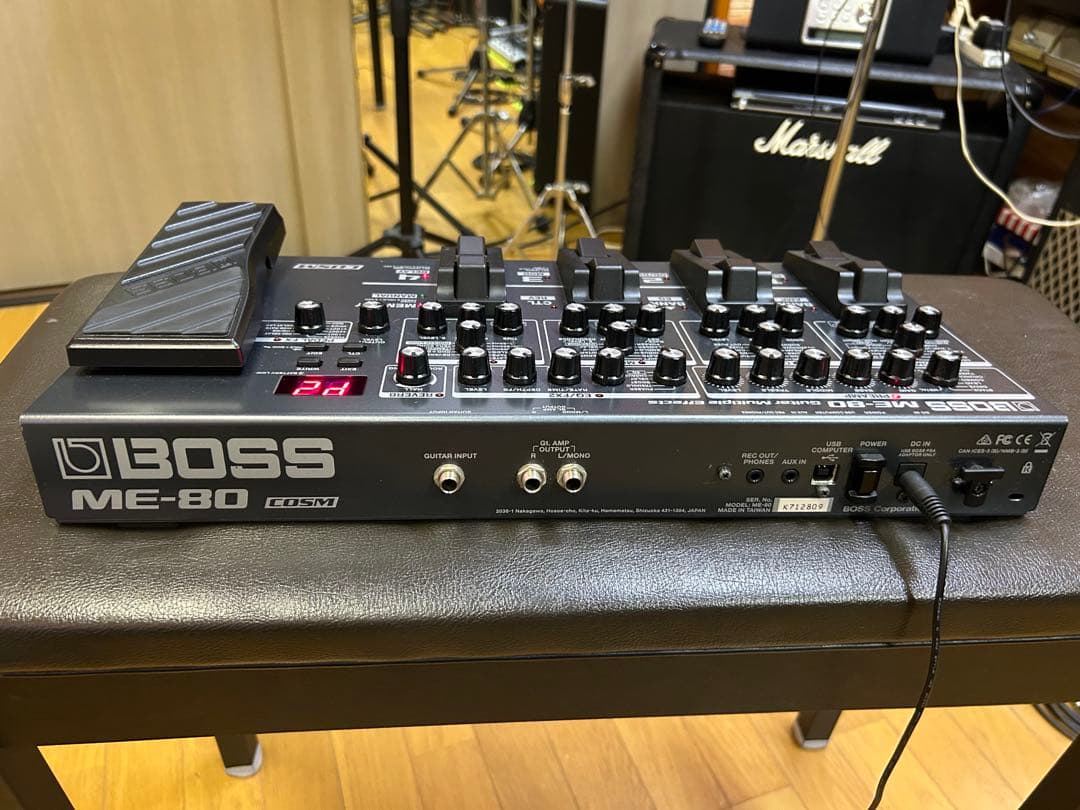 じゅんにつき他者購入不可！ BOSSマルチエフェクターME80一式セット！