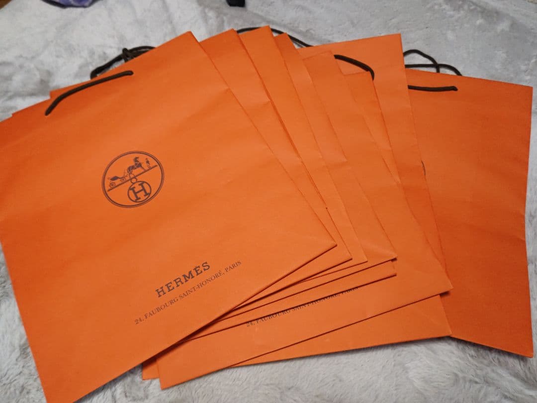 値下げしました エルメス紙袋　　数十枚をまとめ売り　枚数　追加しました