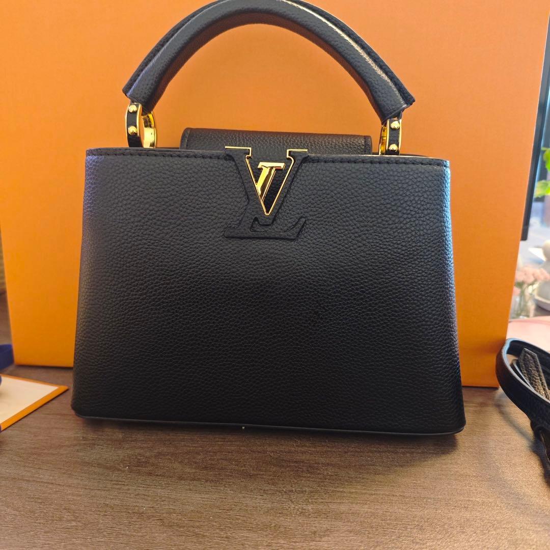 【実写画像】ブラックハンドバッグ