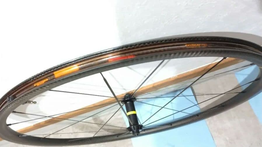 MAVIC KSYRIUM PRO CARBON SL UST チューブレス対応