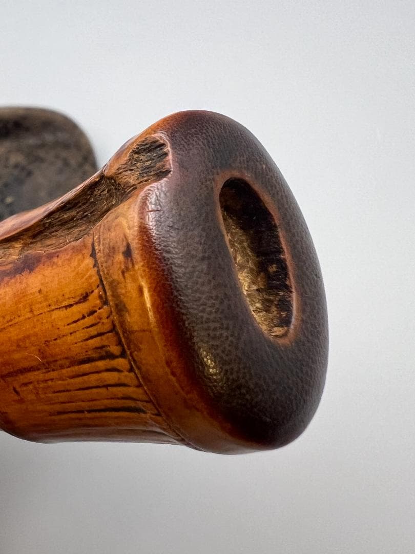 明治時代　竹製キセル入れ　在銘　紫檀製瓢箪高肉　蝸牛萌絵　骨製根〆　純銀製キセル