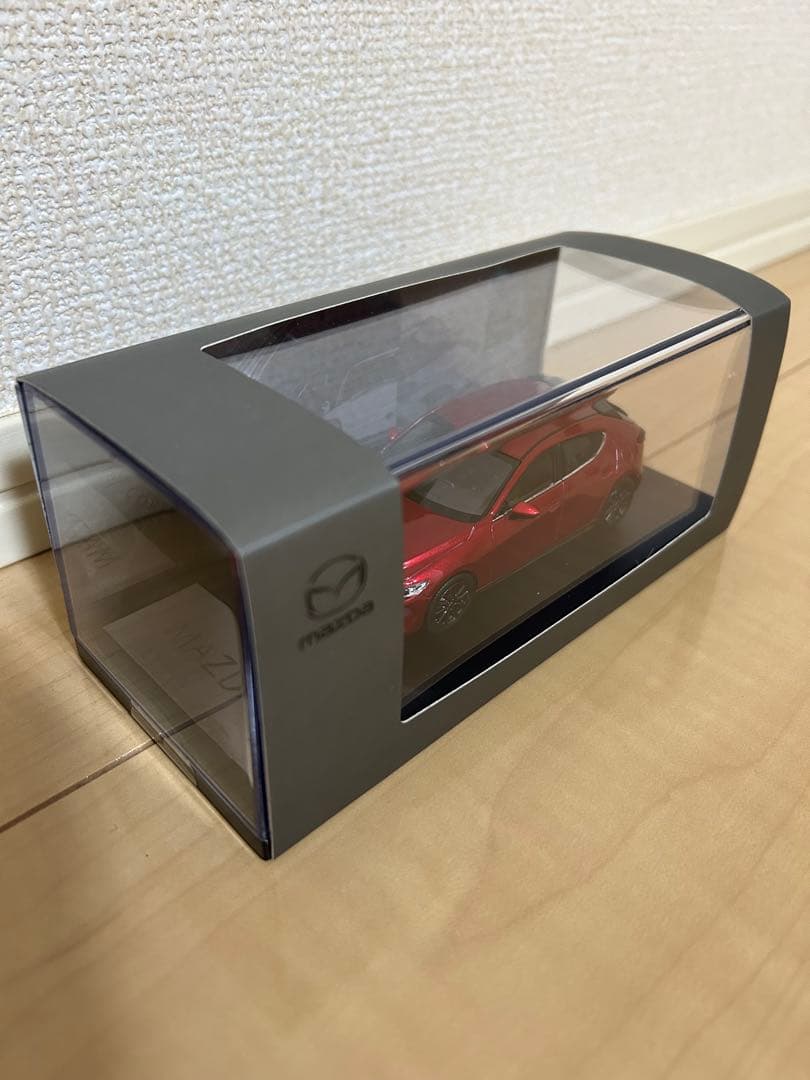 Mazda3レッド 1/43 スケール
