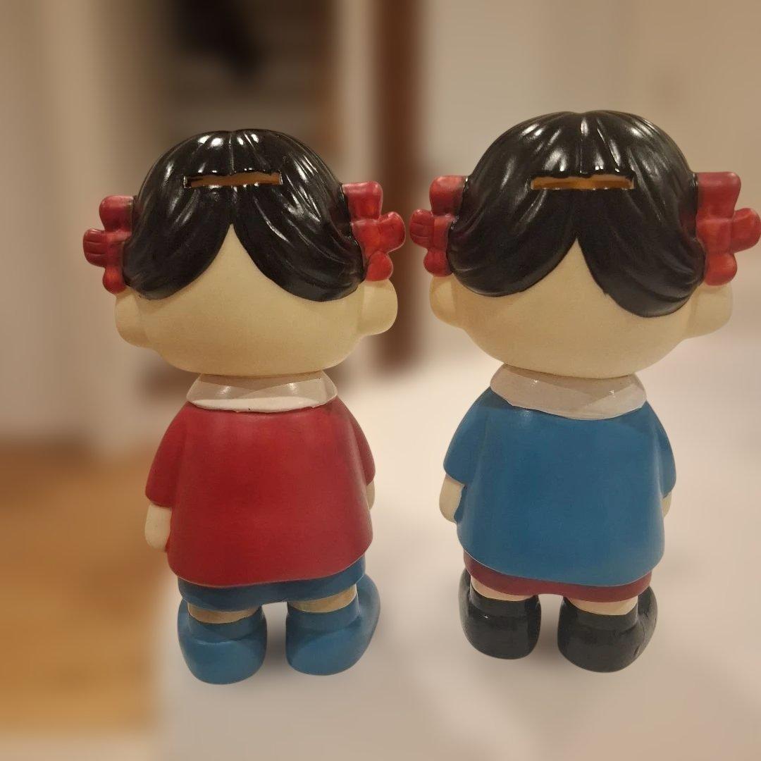 最安値！お得ペコちゃん 貯金箱 フィギュア　　　　2体セット 赤 青