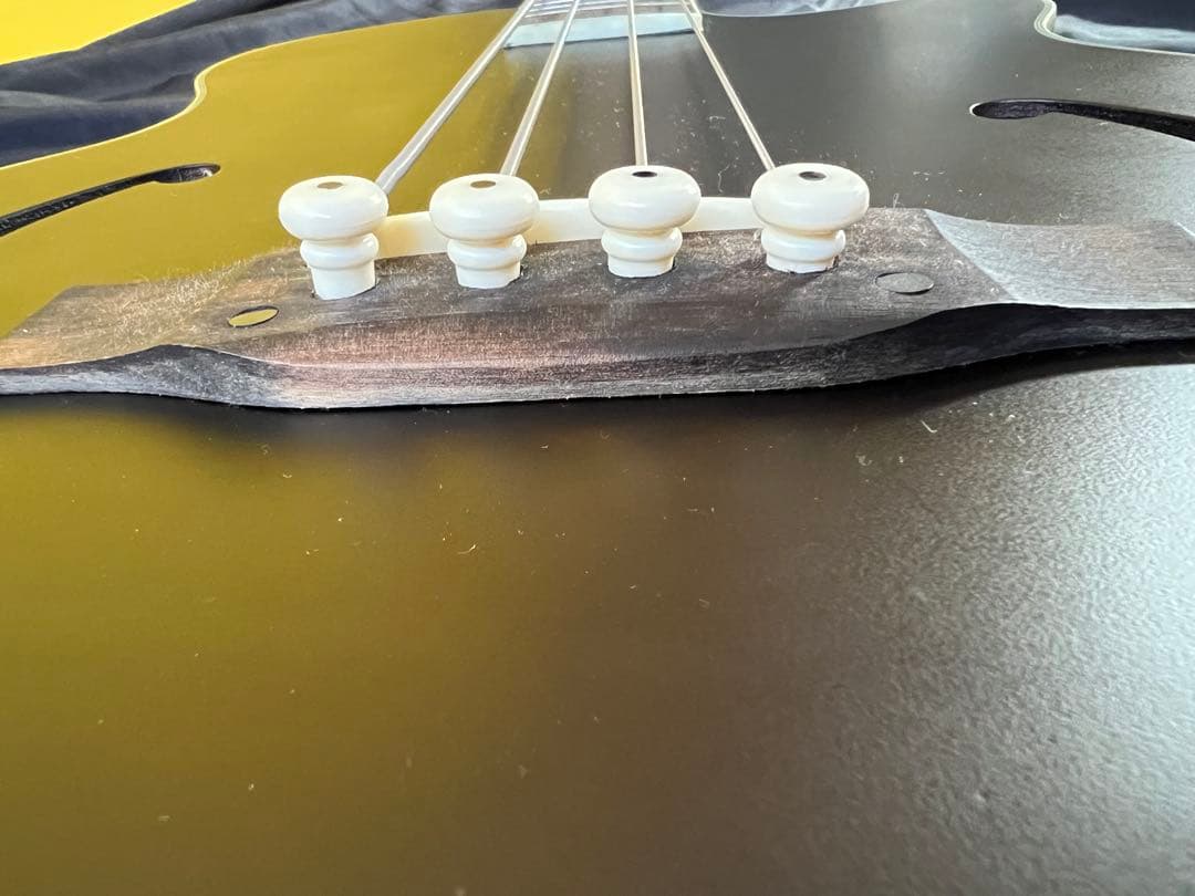 希少レア　URIEL エレアコベース ブラック　ケース付 美品　黒　完動品