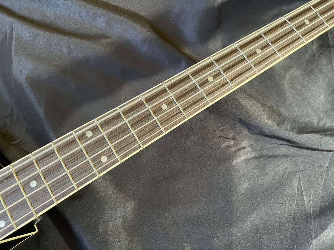 希少レア　URIEL エレアコベース ブラック　ケース付 美品　黒　完動品