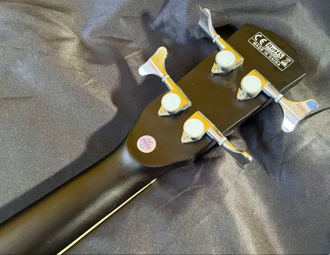 希少レア　URIEL エレアコベース ブラック　ケース付 美品　黒　完動品