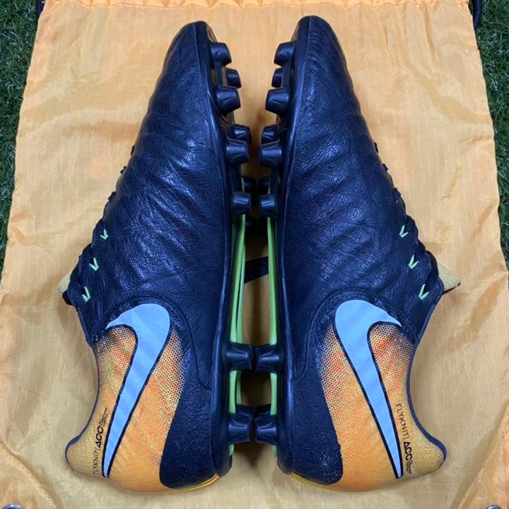 サッカースパイク ナイキ ティエンポ レジェンド Ⅶ HG