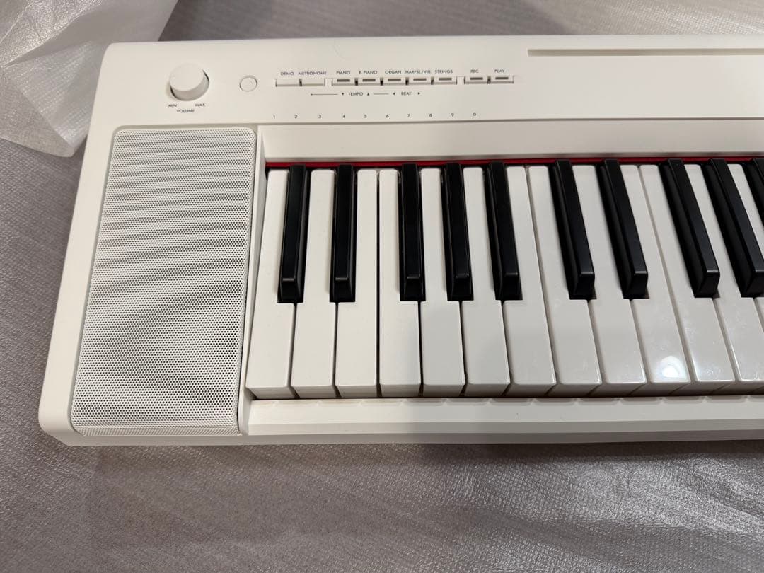Yamaha 電子キーボード　ホワイト