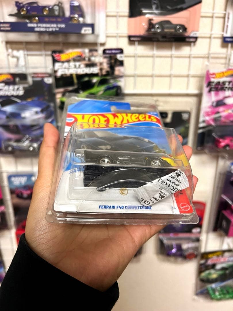 ホットウィール　フェラーリ・F40 　 スーパートレジャーハント 2台セット