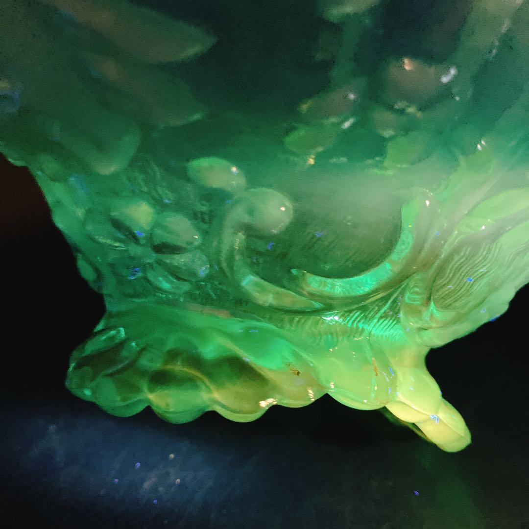 美品 ボーモント・フェントン社 ブルーオパルセント ウランガラス フリル ボウル