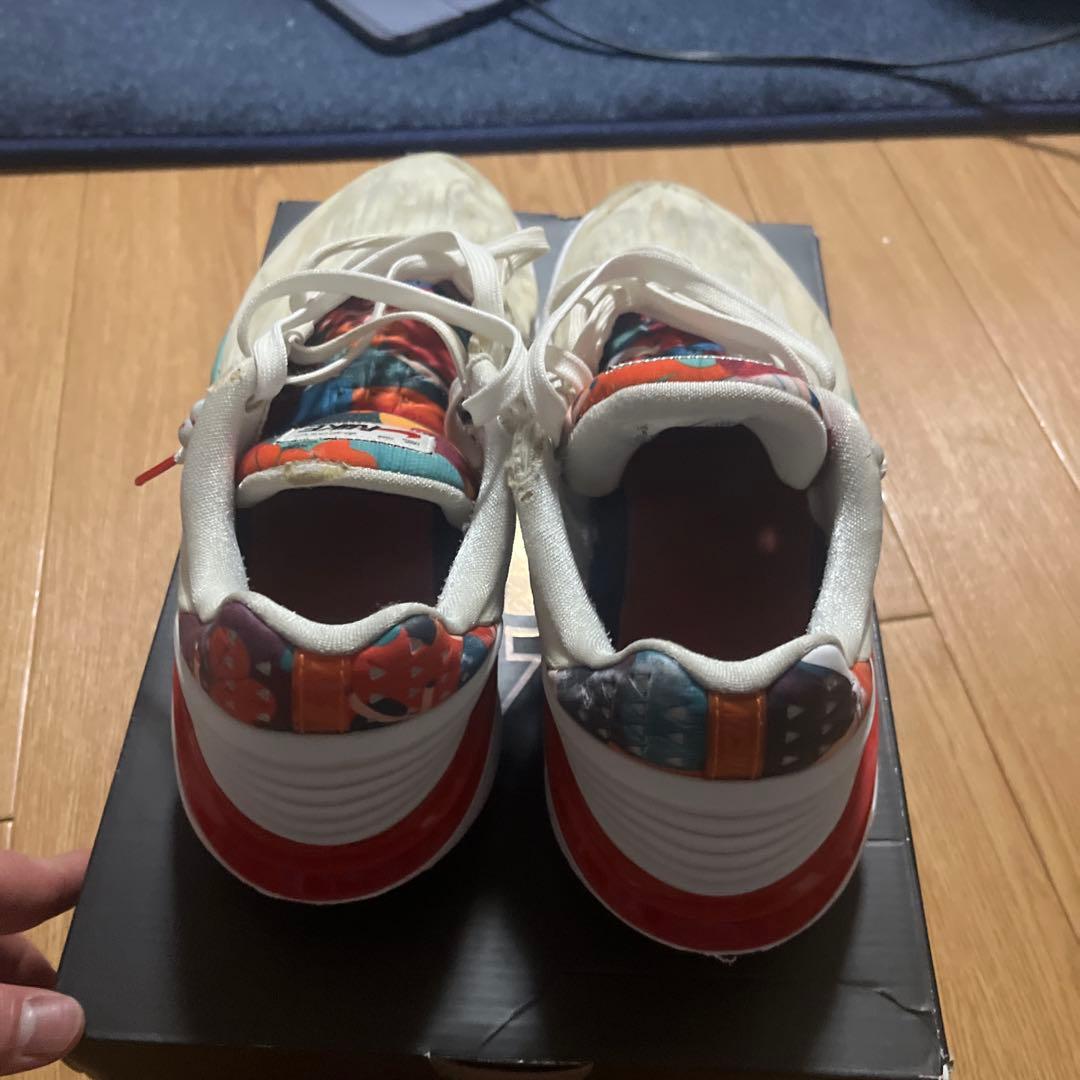 Nike バスケットボールシューズ ホワイト/マルチカラー