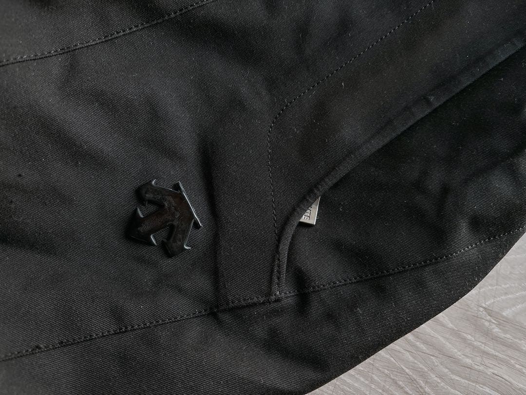 DESCENTEデサント　ビブパンツ　スノーウェア　ヒートナビ 黒　【美品】