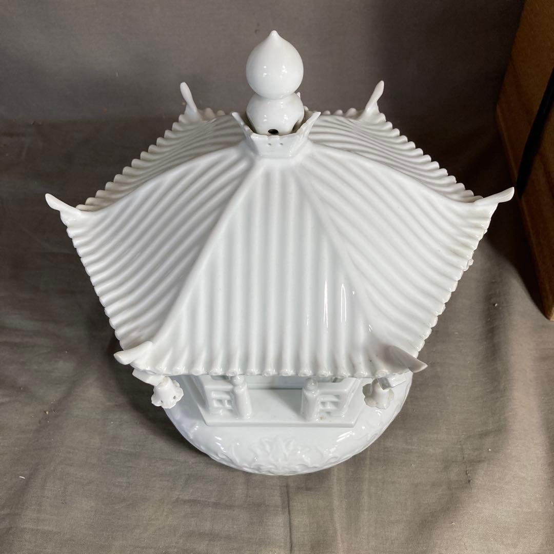 【杉原一壷】白磁彫刻の伝統　日本の名窯　杉原一壷作　白磁彫刻夢殿　照明灯置物