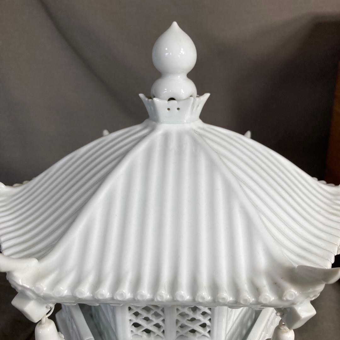 【杉原一壷】白磁彫刻の伝統　日本の名窯　杉原一壷作　白磁彫刻夢殿　照明灯置物