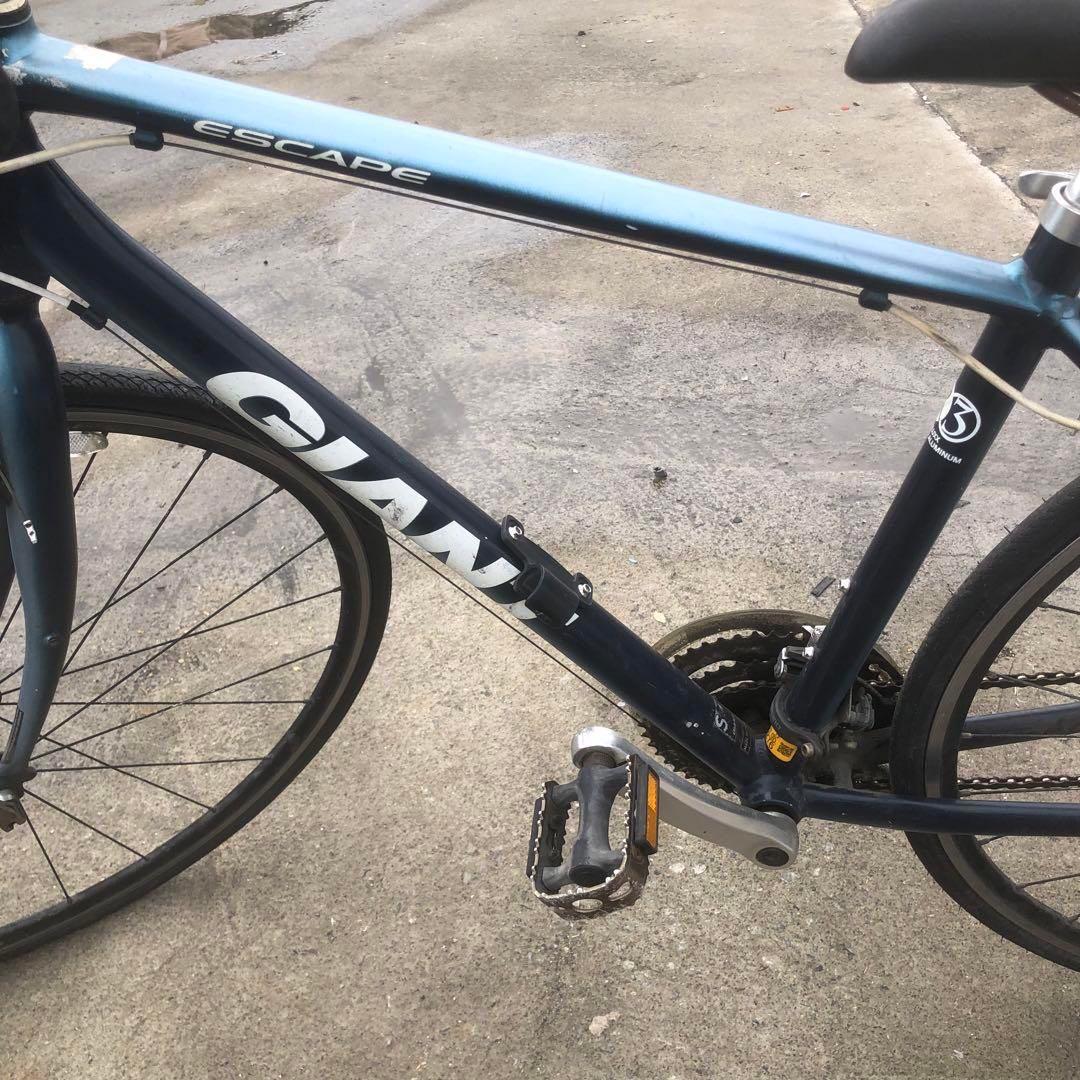 GIANT クロスバイク26インチ アルミボディ