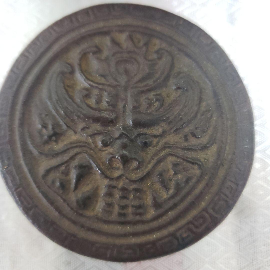 Ｂフライデー　蔵出し特価銅製 香合 彫刻模様 木製箱付き　作家物古物