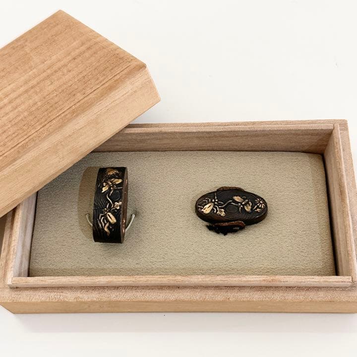 日本刀装具 ⭐︎ 蝶々　短刀拵え　縁頭　縁金　柄頭