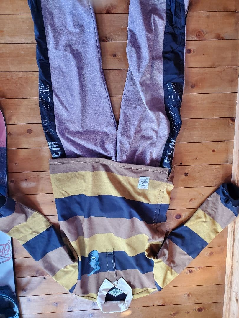 あかいmoss fiftyfifty CARTEL northwave