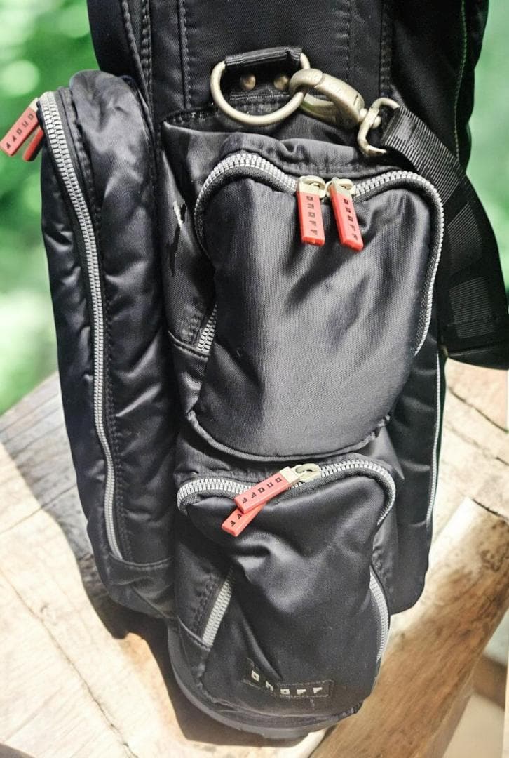 送料無料/美品　onoff ゴルフバッグ・キャディバッグ ブラック