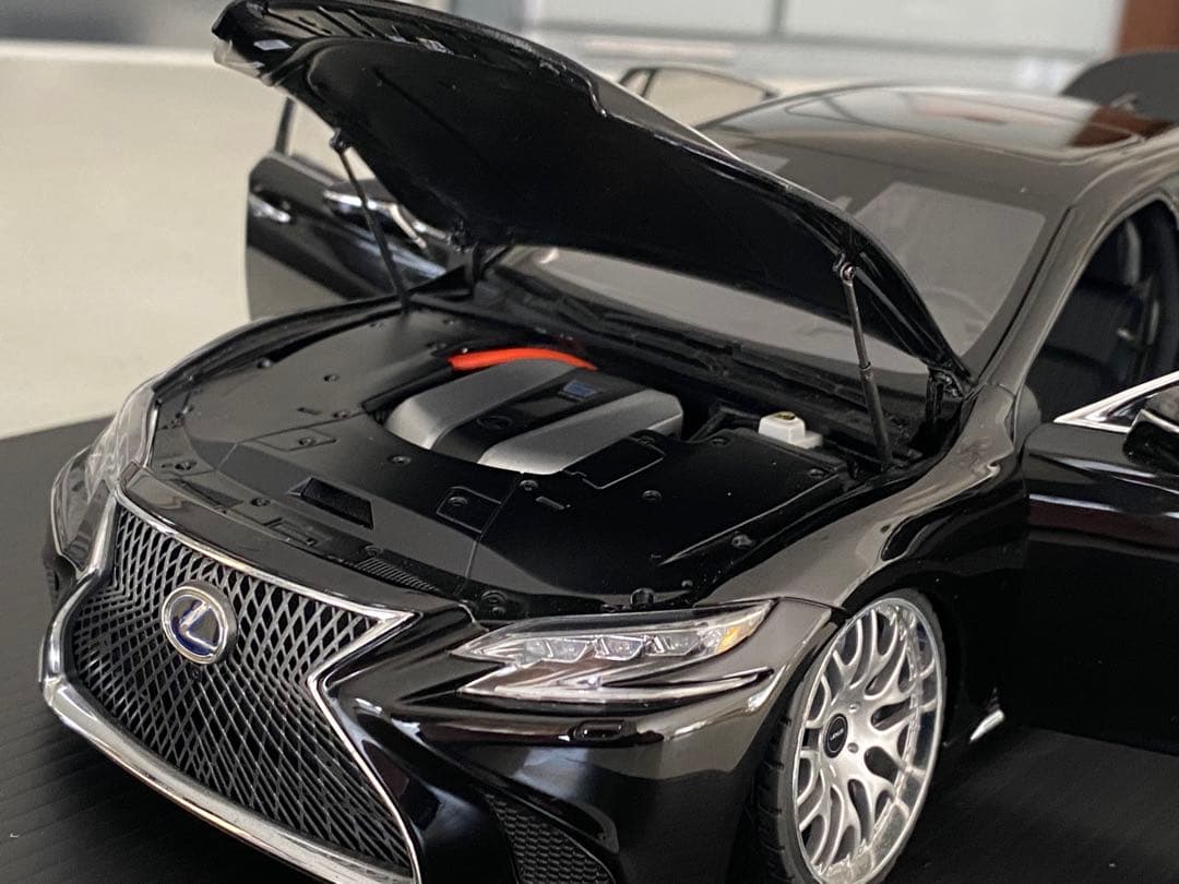 レクサス　LS 500h 21インチ　ローダウンカスタム