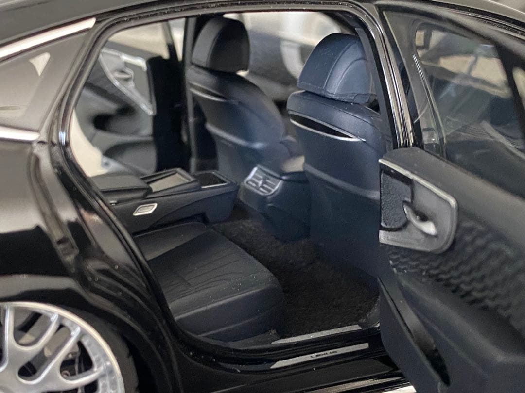 レクサス　LS 500h 21インチ　ローダウンカスタム