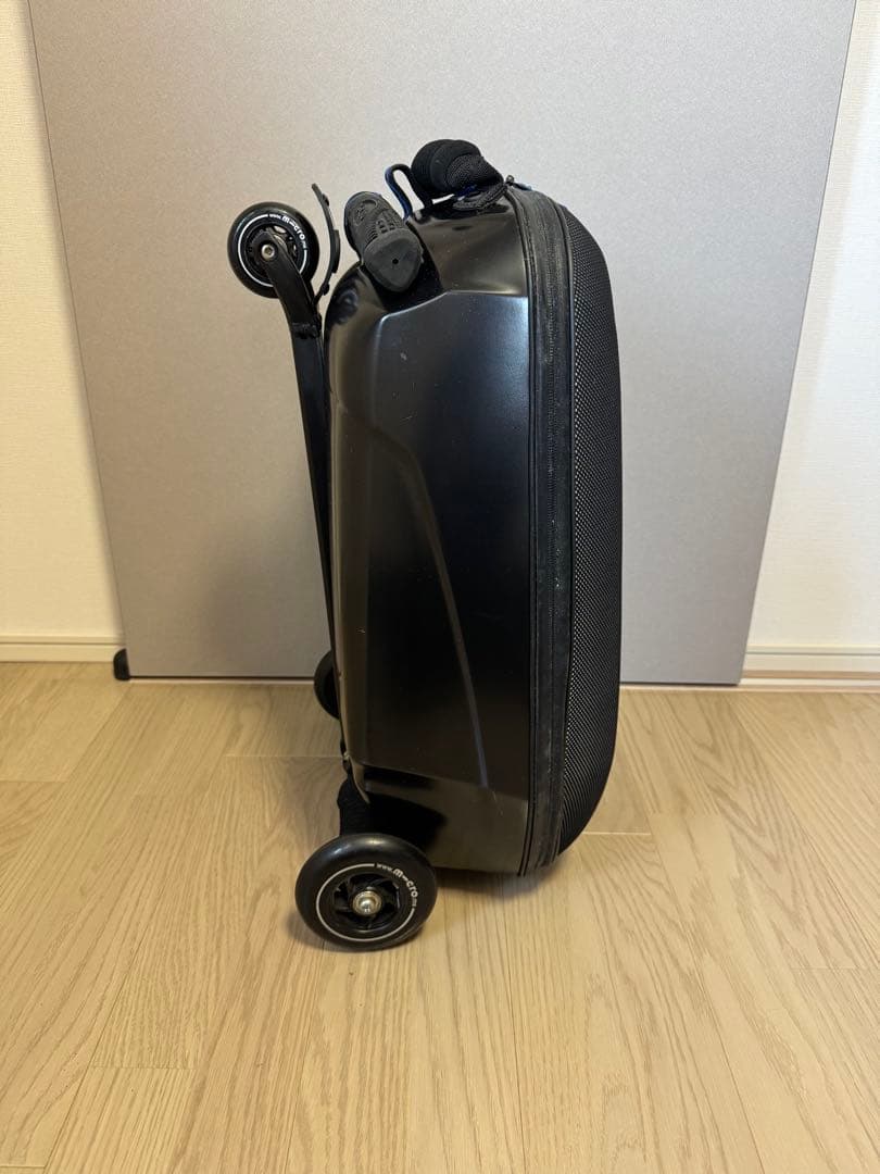 マイクロラゲッジ乗れるスーツケースキックボード マイクロスクーターキャリーケース