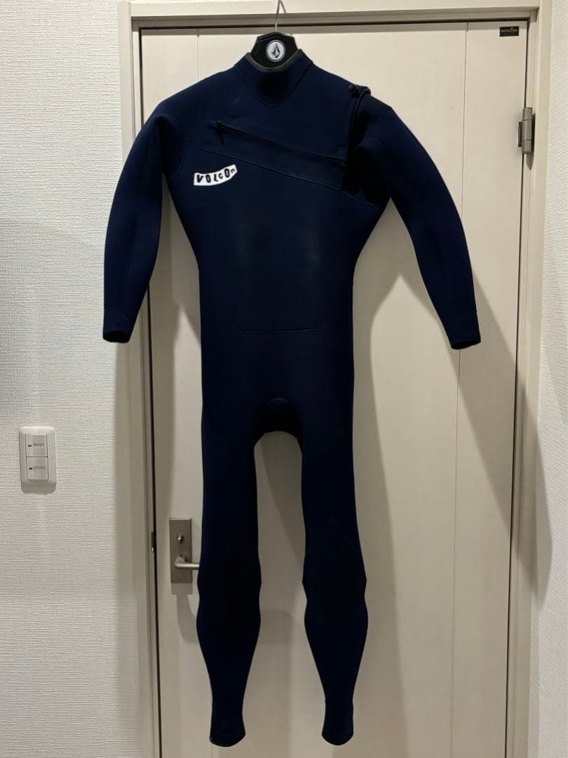 ボルコム　ウェットスーツ　使用回数5回程度　カラーネイビー　Mサイズ相当　国産