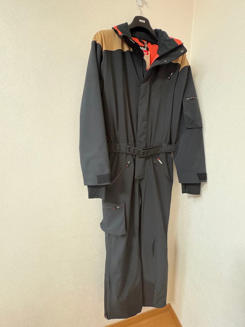 希少完売品BOSS PERFECT MOMENT スノーボードウェア S 国内M