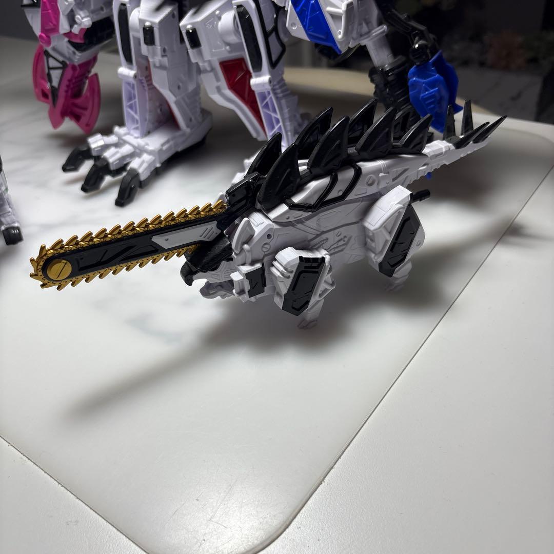 最終価格！！韓国版　キョウリュウジャーブレイブ　ロボ