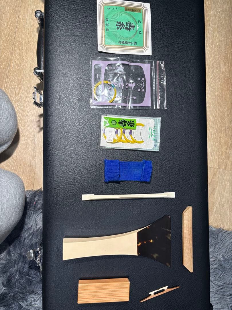 三味線本体「楓」　鼈甲撥、ケース付き