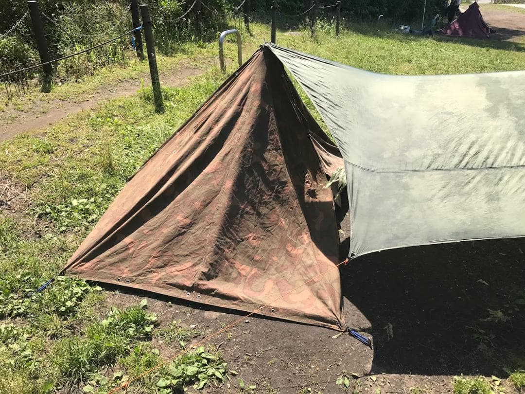 ハンガリー軍　ポンチョテント2枚組　ハリケーンカモ　軍幕テント　ティピー